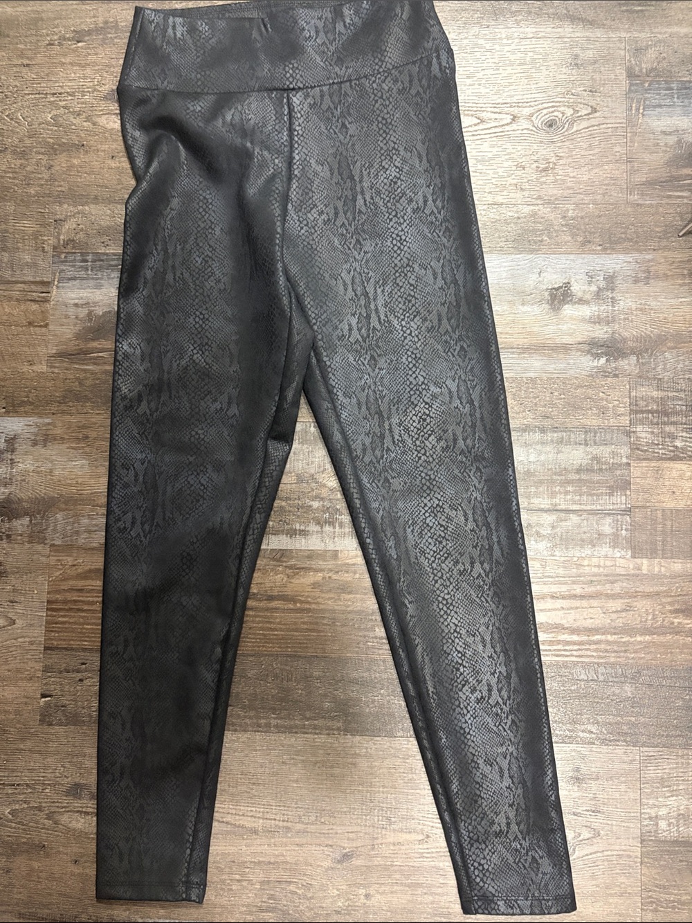 Express Black Snake-Print Leggings